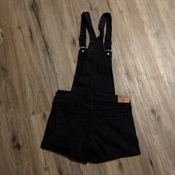 Hollister Black Denim Short Overalls - Size XS - Picture 2 of 9